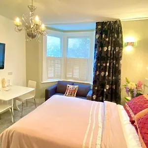  Apartment Modern And Cosy Flat